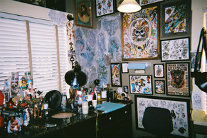 Dan Wynsuph tattoo booth